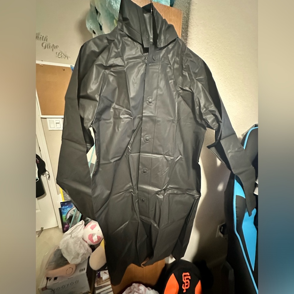 BNWT Muji portable free cut rain coat with detachable hood black medium
